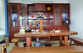 万利国际钢材有限公司恬静办公室